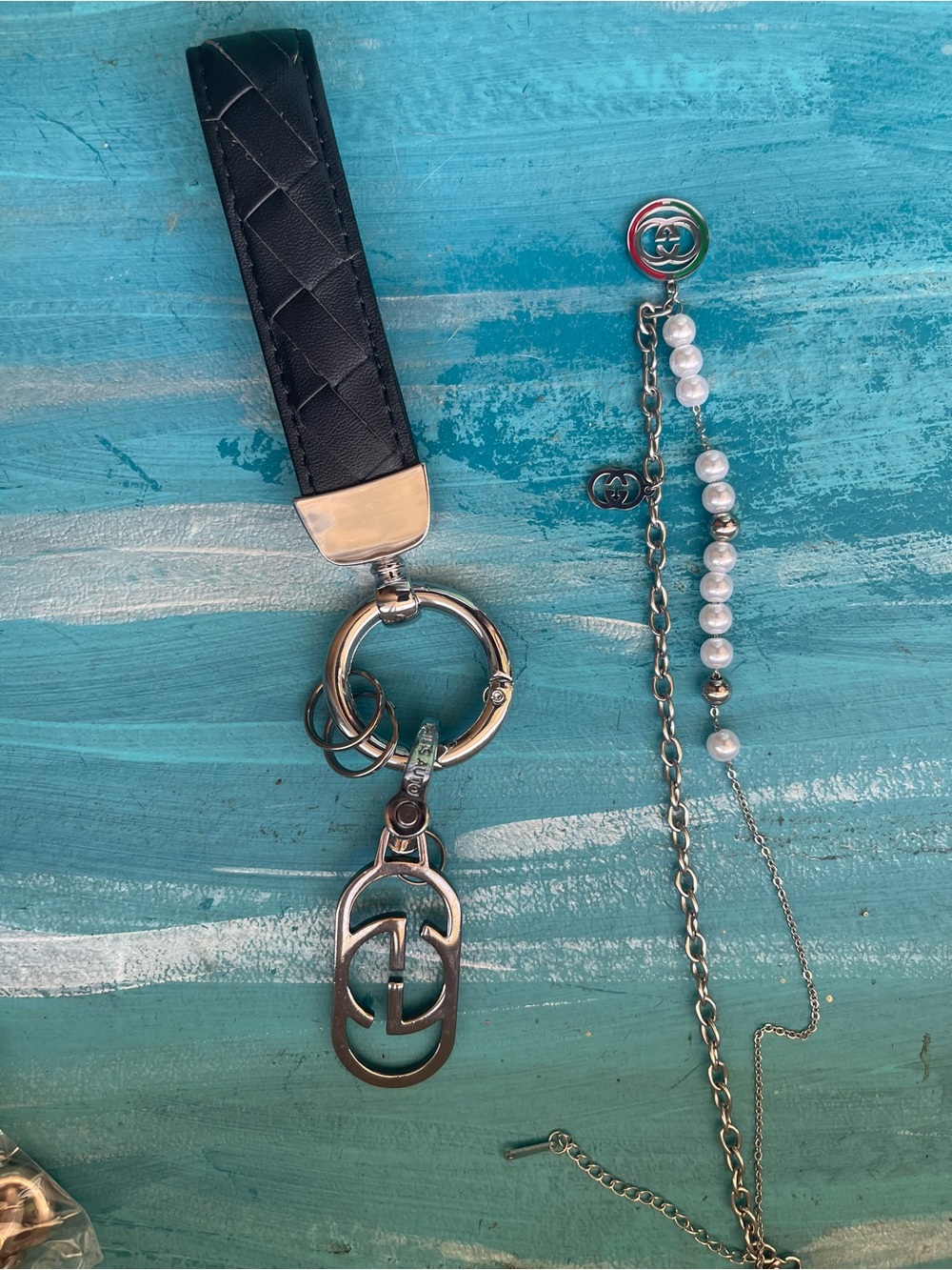 Gucci Black Leather Key & Pearl Charm Holder with Silver Hardware